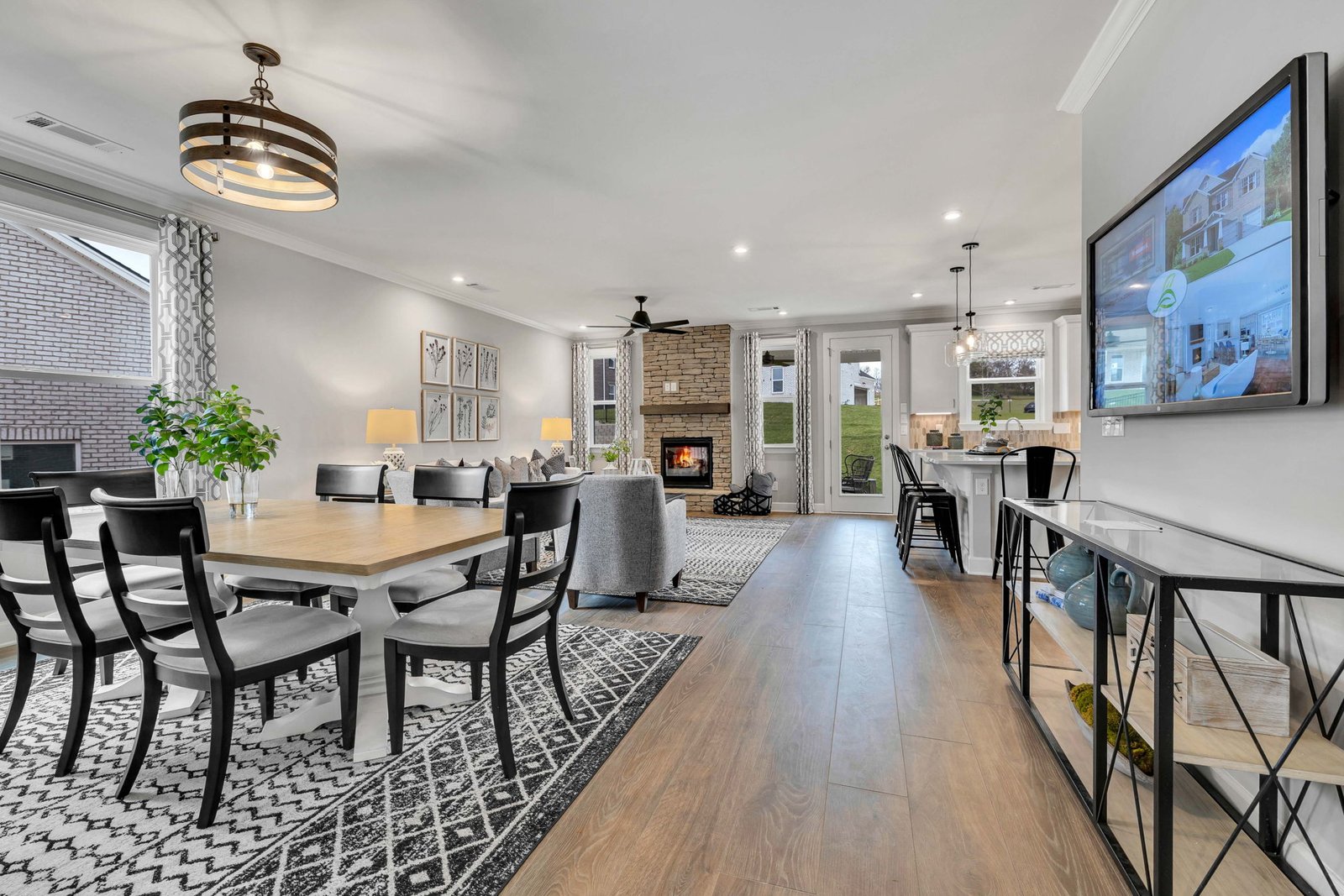 Ellington Dining Area & Great Room