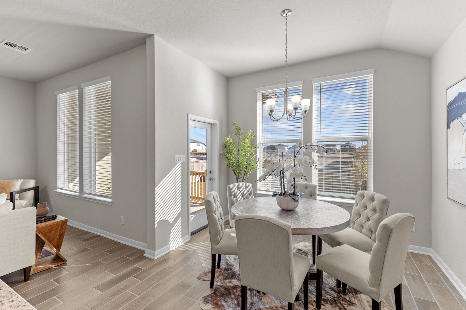 Sierra Dining Area