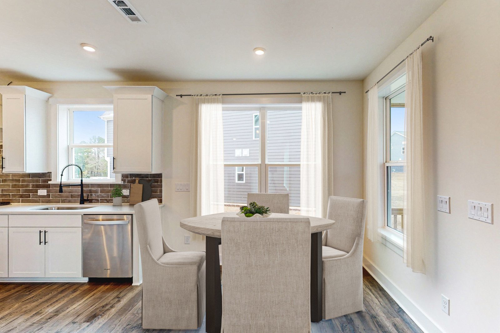 Alexander Breakfast Area
