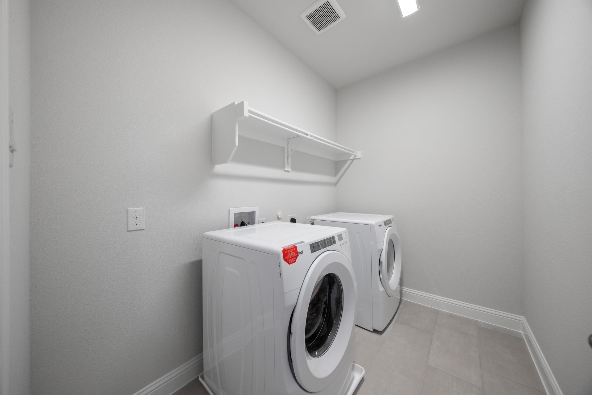 laundry room with washer and dryer 