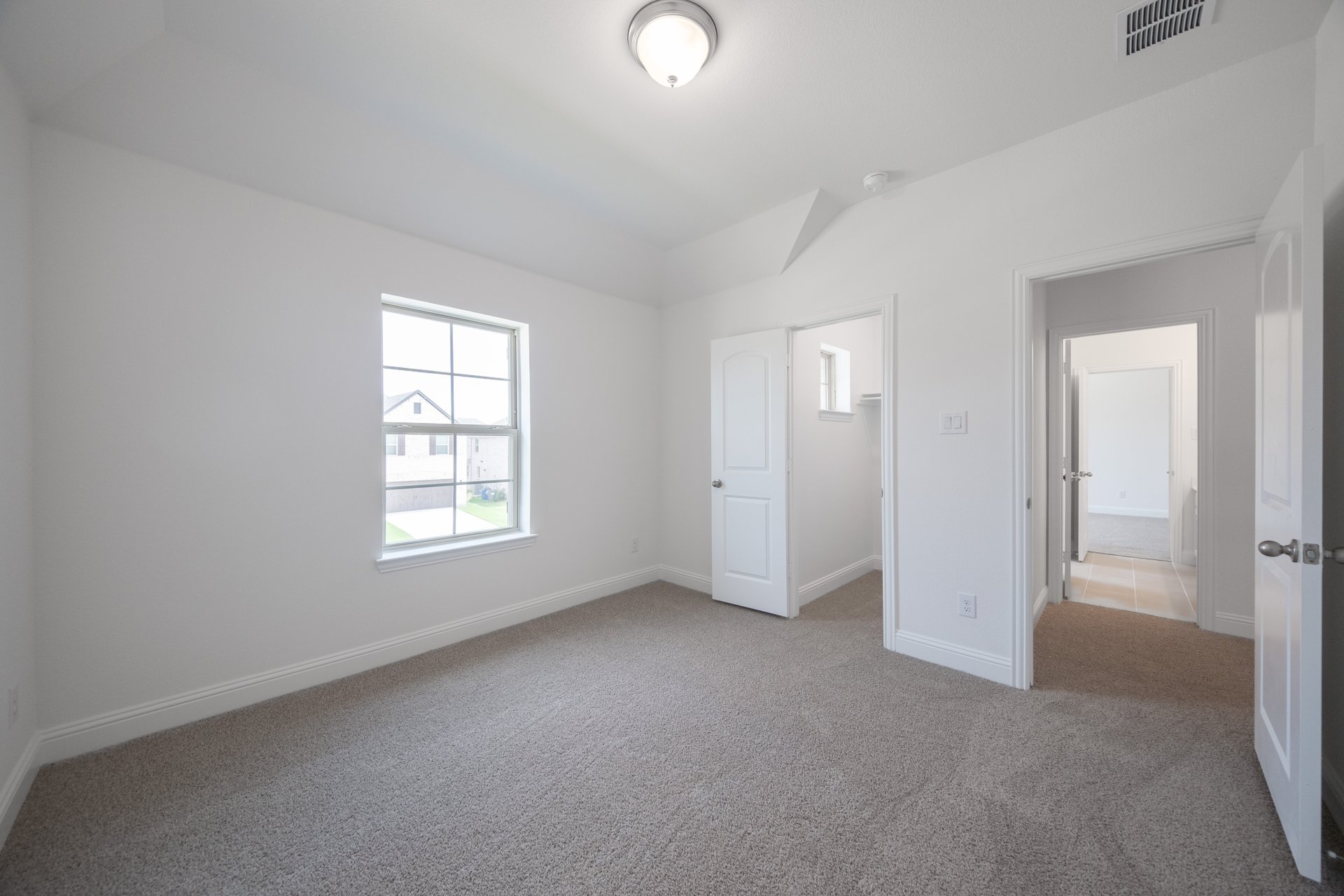 Bedroom 4-2.jpg