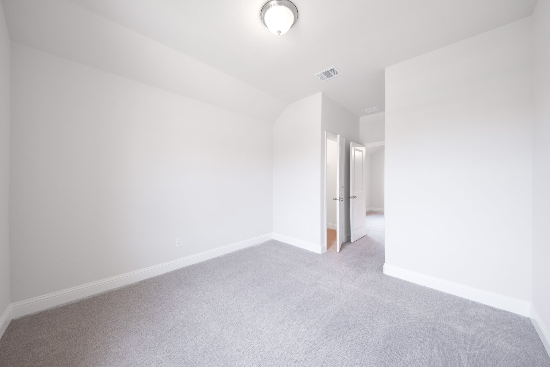 Bedroom 2-2.jpg