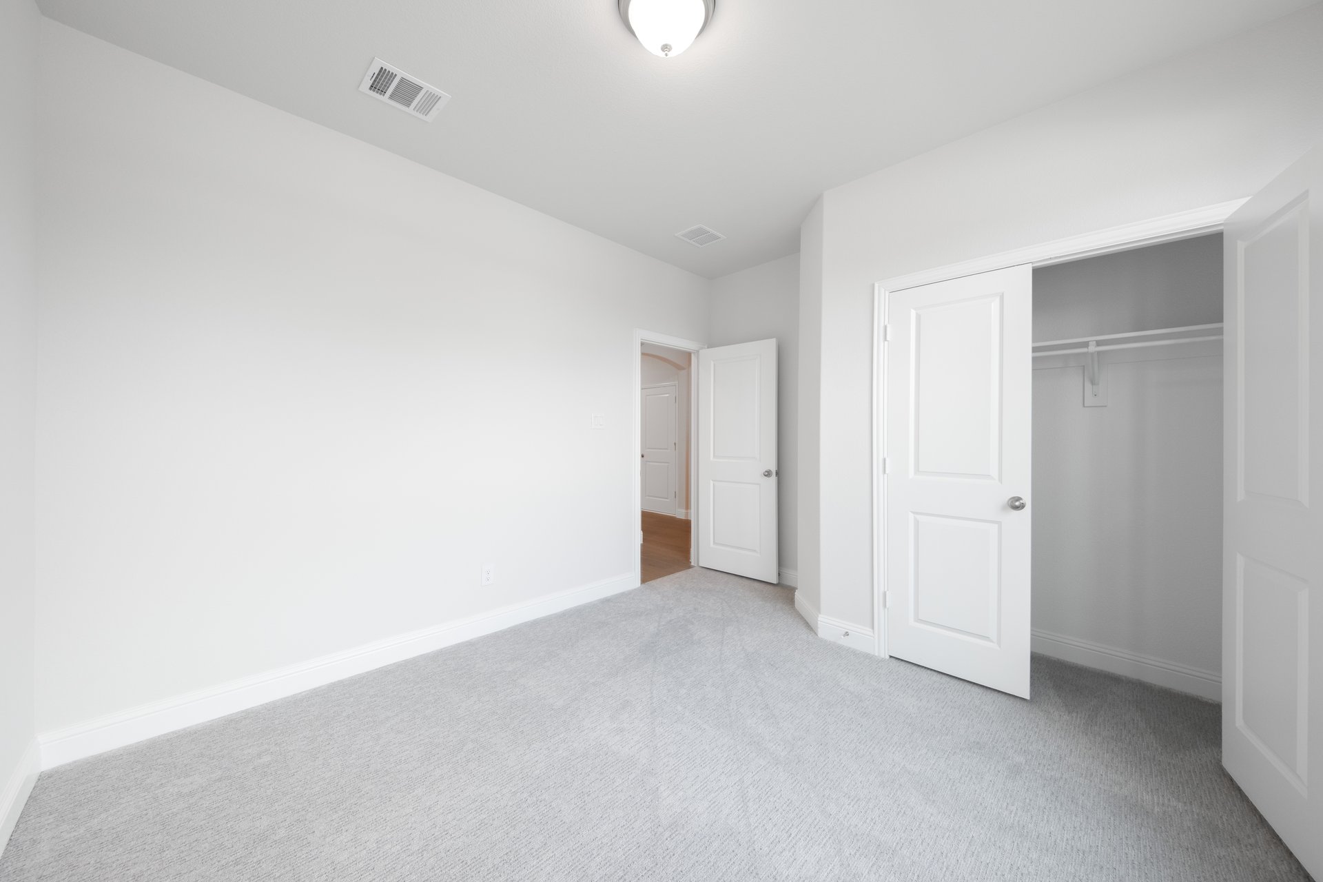 Bedroom 4-2.jpg